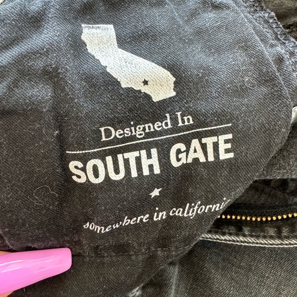 AG #1 Farrah Highwaisted Frayed Ankle - Picture 3 of 5